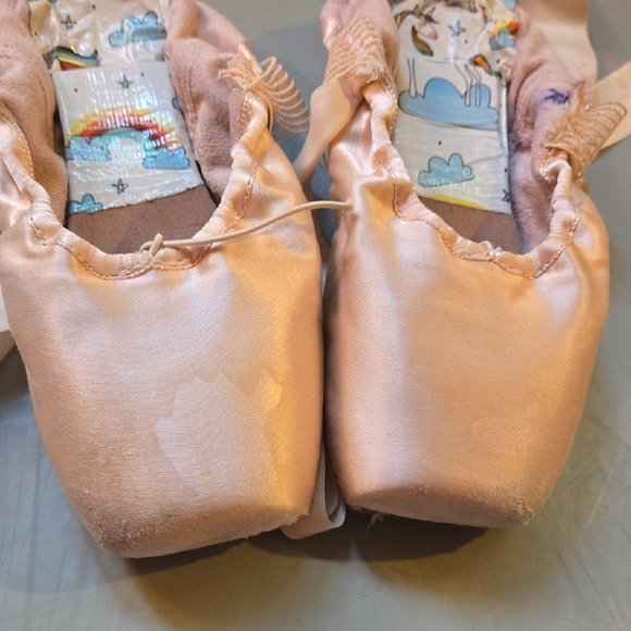 Used Pointe Shoes - Picture 4 of 4